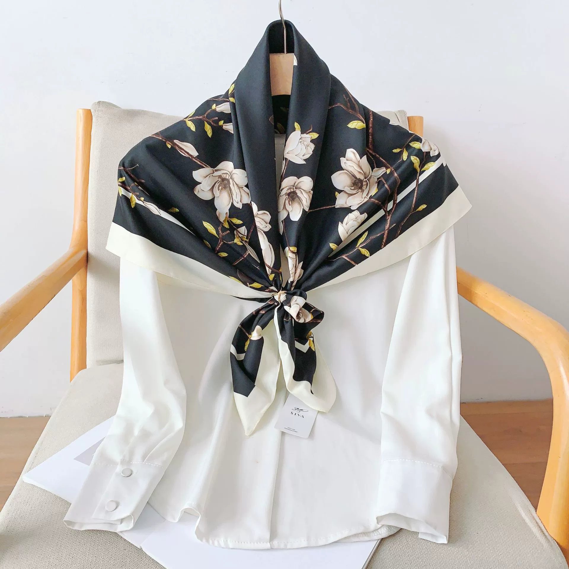 フローラルスカーフ90cm view 2