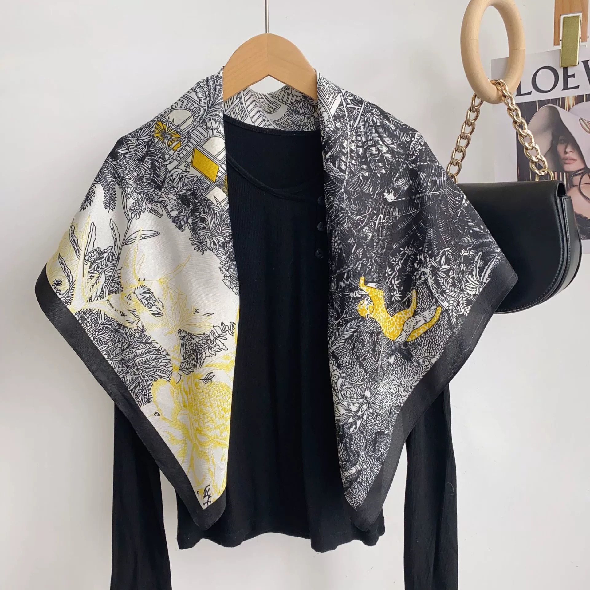 Foulard carré imprimé 90 cm view 6