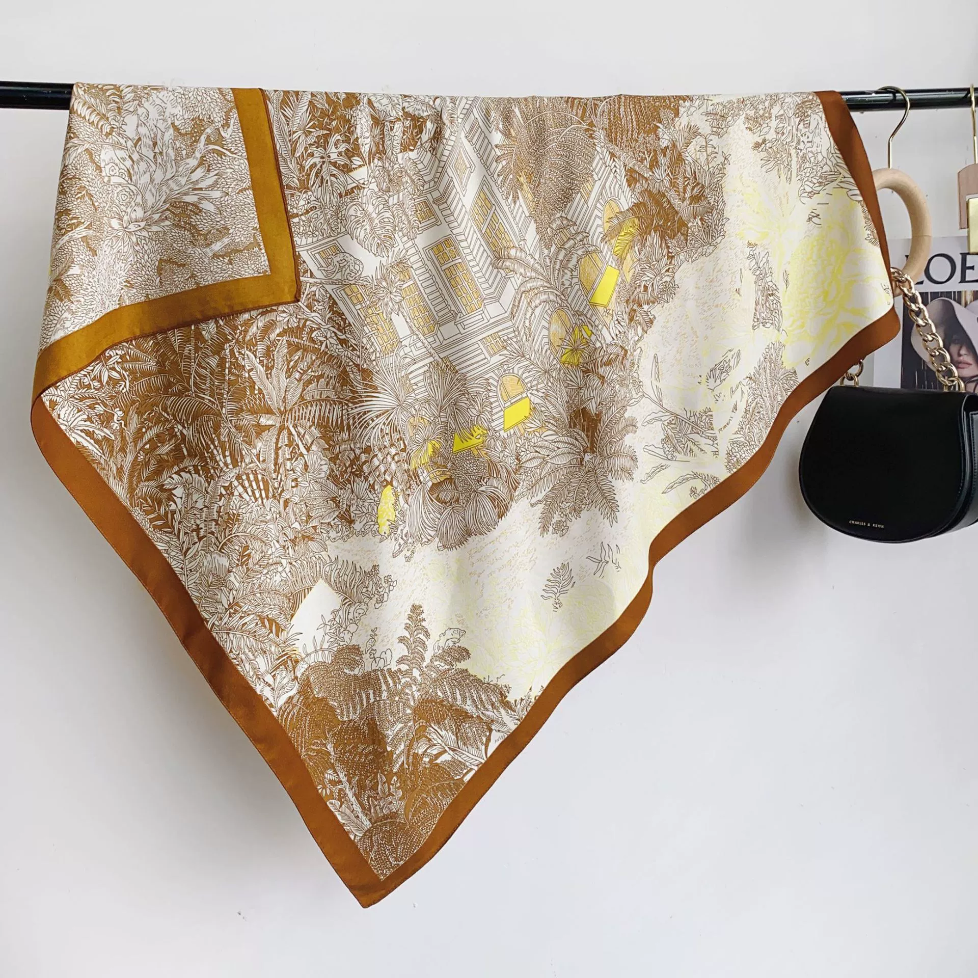 Foulard carré imprimé 90 cm view 7