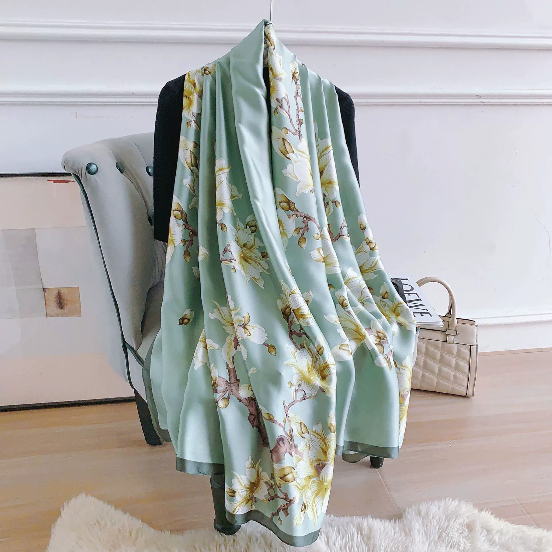 Foulard sheer à motif magnolia view 6