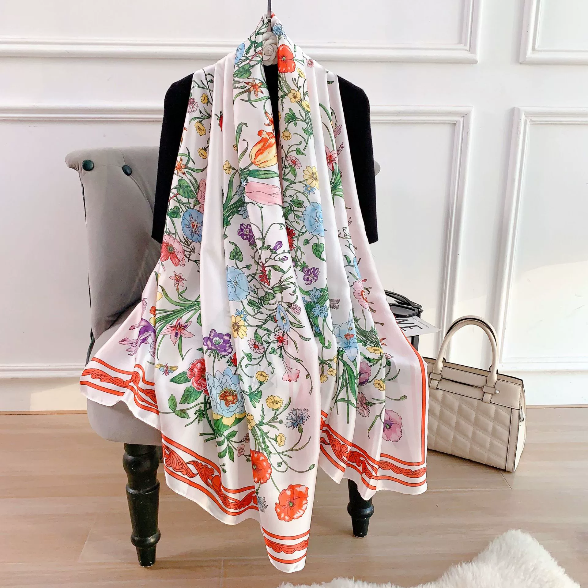Bufanda con aspecto de seda floral view 6