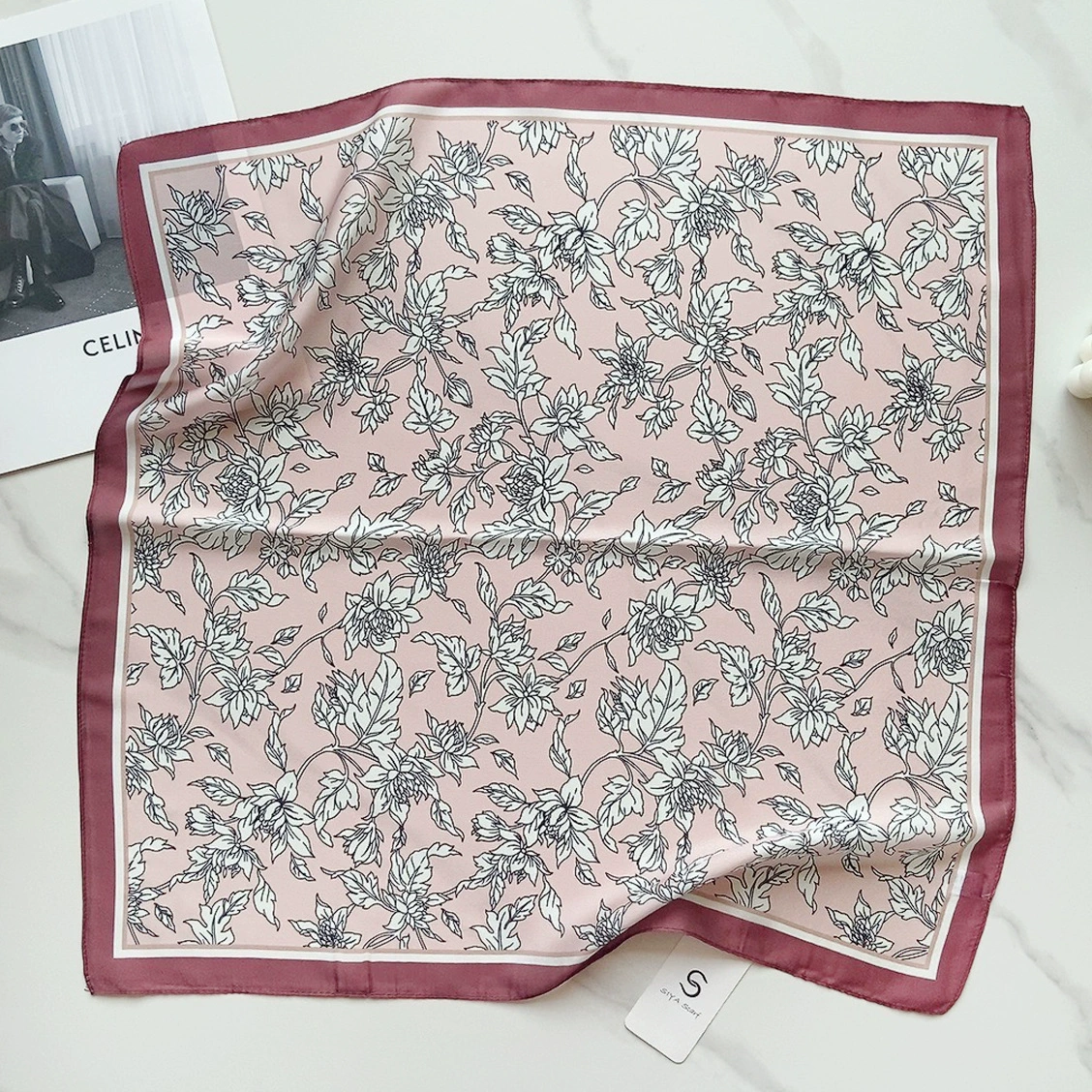 Carré 58 cm imprimé floral view 7