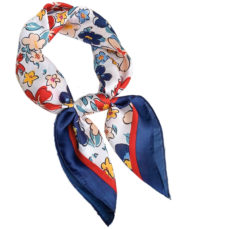 Pañuelo pequeño cuadrado 70 cm estampado floral view 5