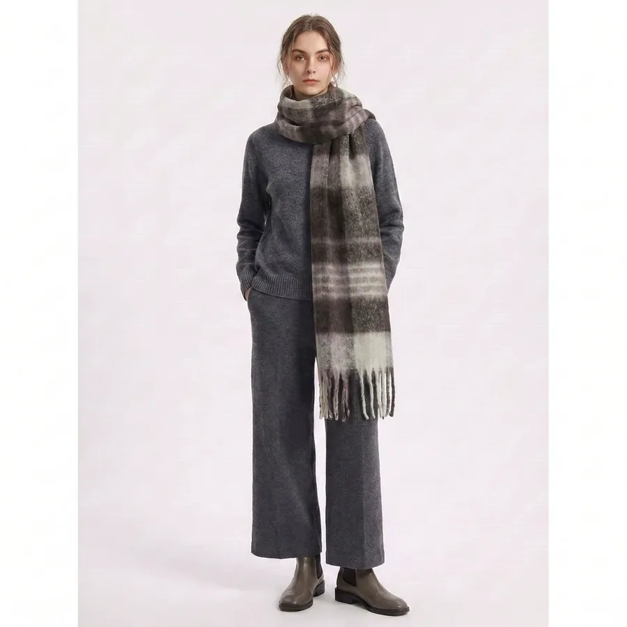Polyester Plaid Scarf with Fringe view 3