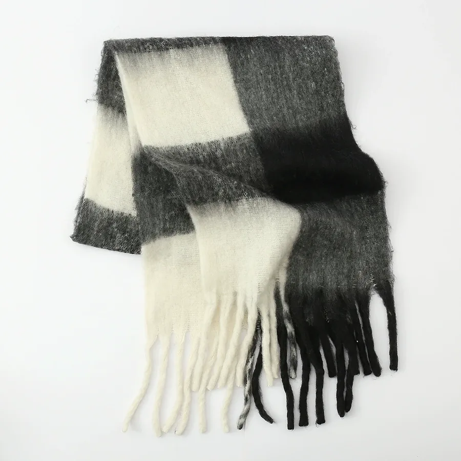 Polyester Check Scarf with Fringe view 4