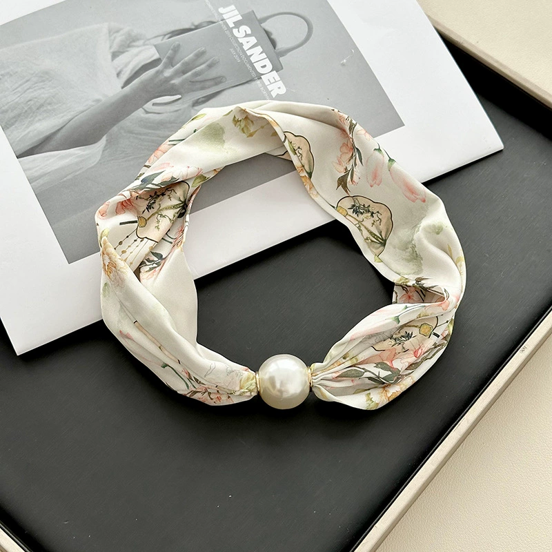 Magnetic Clasp Pearl Necklace Scarf view 10