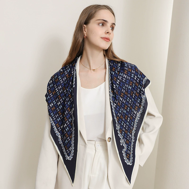Chain Letter Print Triangle Scarf