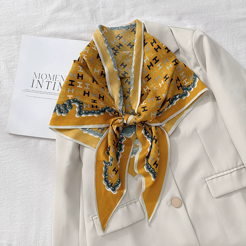 Chain Letter Print Triangle Scarf view 8