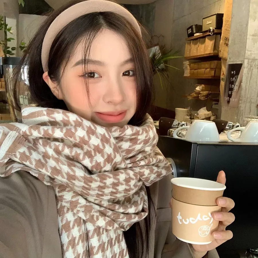 Houndstooth Knit Scarf for Women view 7