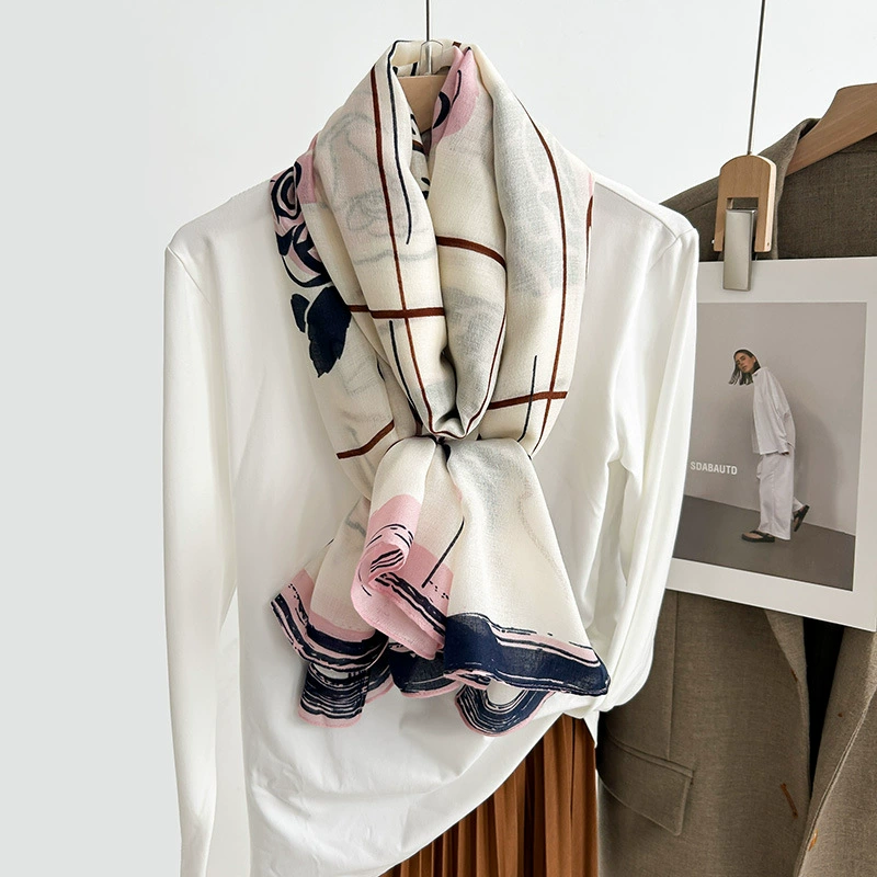 Foulard effet coton-lin à imprimé camélia view 2