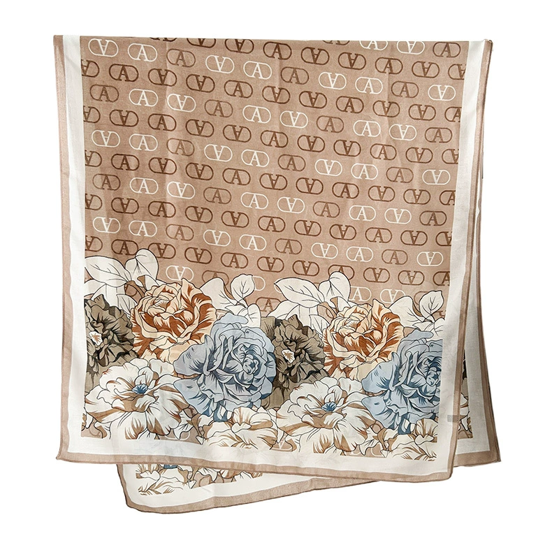 Foulard effet coton-lin à imprimé lettres view 5