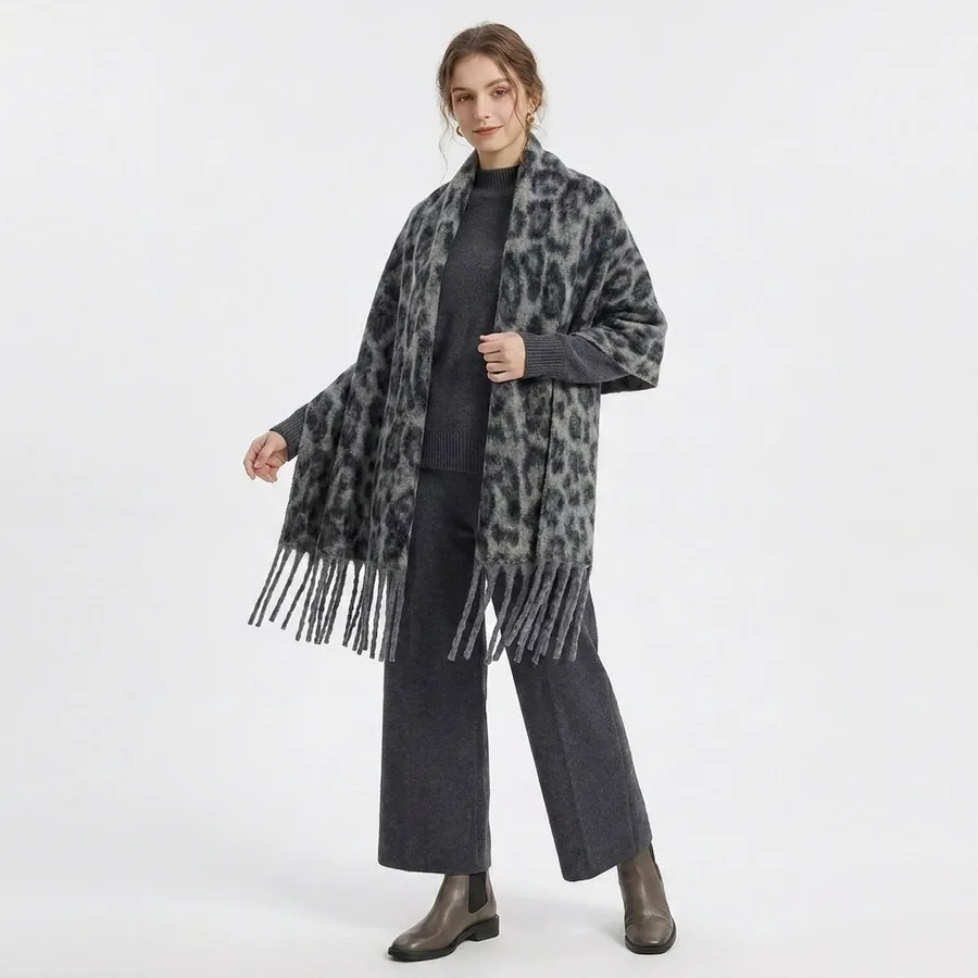 Acrylic Leopard Print Scarf view 3