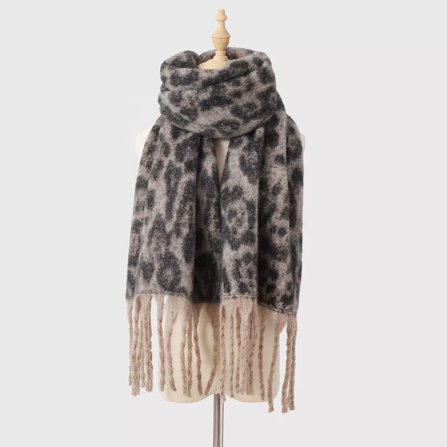 Acrylic Leopard Print Scarf view 7