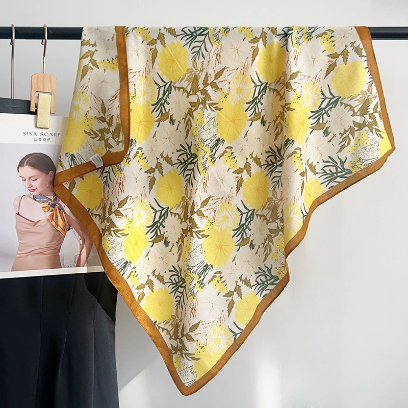 Carré chevrons floral 68 cm