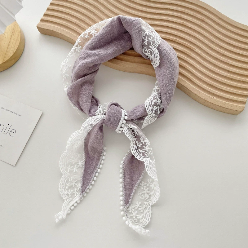 Foulard triangle en coton et lin avec dentelle view 10
