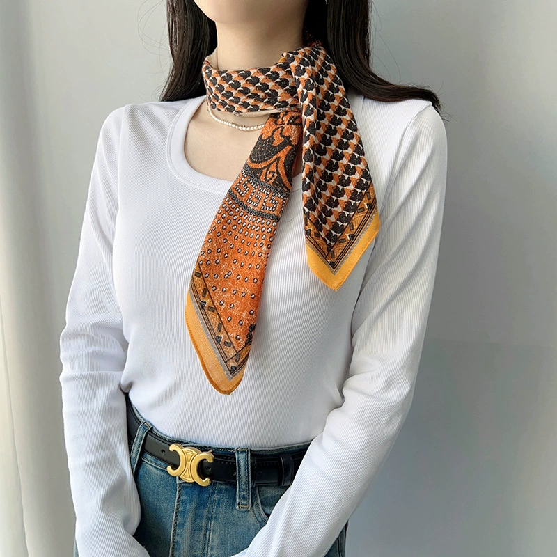Pañuelo cuadrado de poliéster con estampado espiga