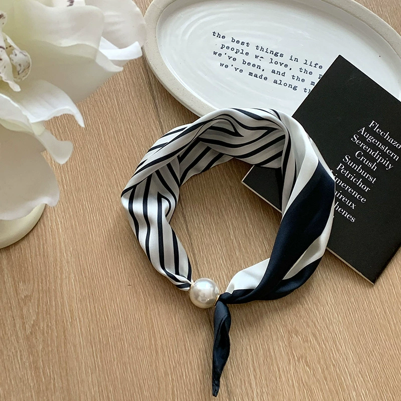 Pearl Magnetic Clasp Scarf view 9
