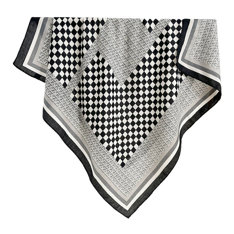 Pañuelo cuadrado de poliéster con estampado geométrico view 5
