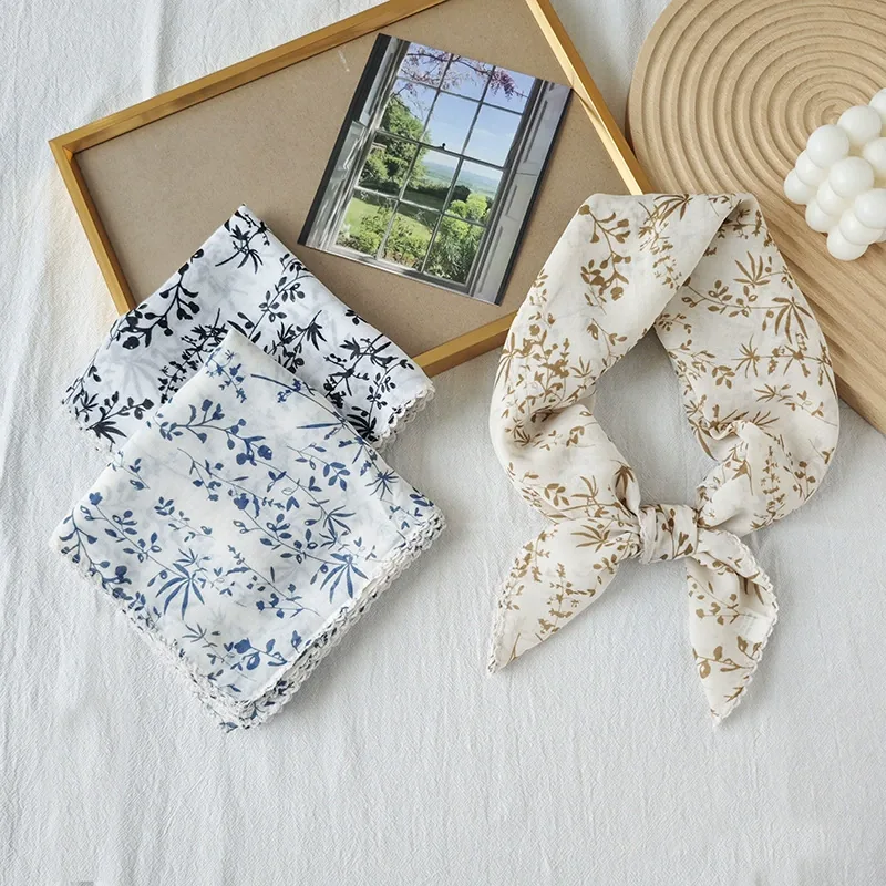 Floral Print Scalloped Edge Square Scarf