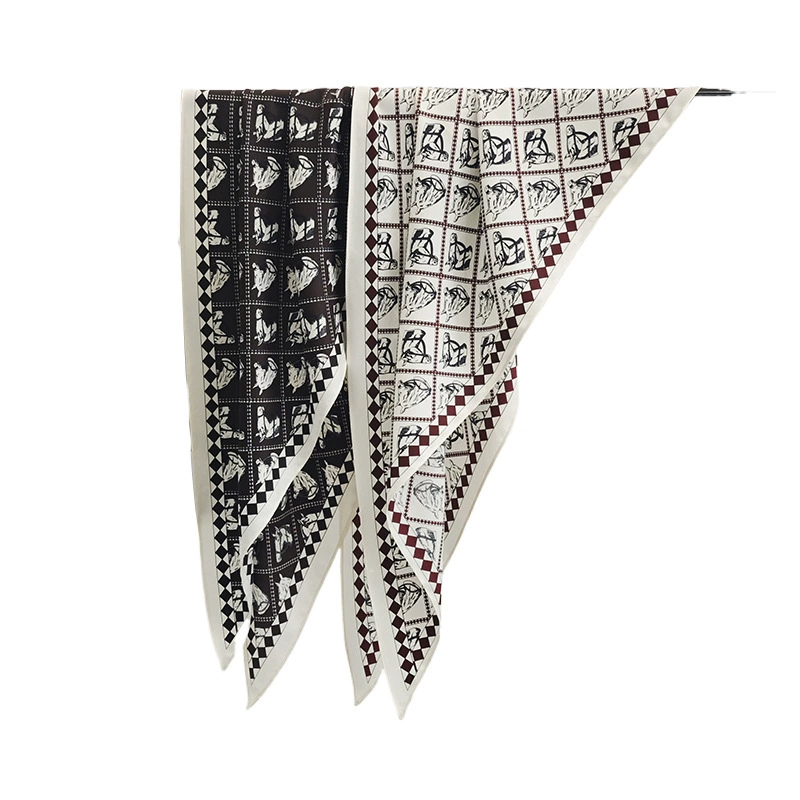 Foulard triangle à imprimé cheval view 5