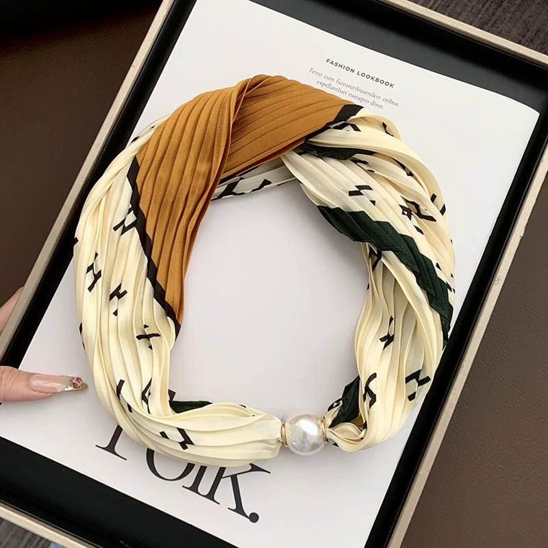 Pearl Necklace Silk Twilly view 7
