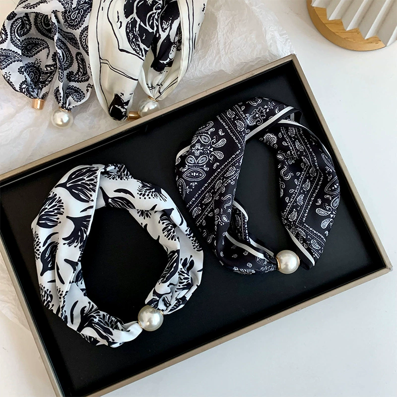 Magnetic Pearl Silk Twilly
