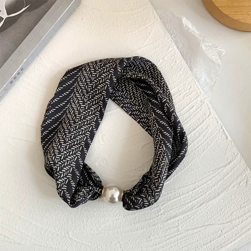 Magnetic Pearl Silk Twilly view 9