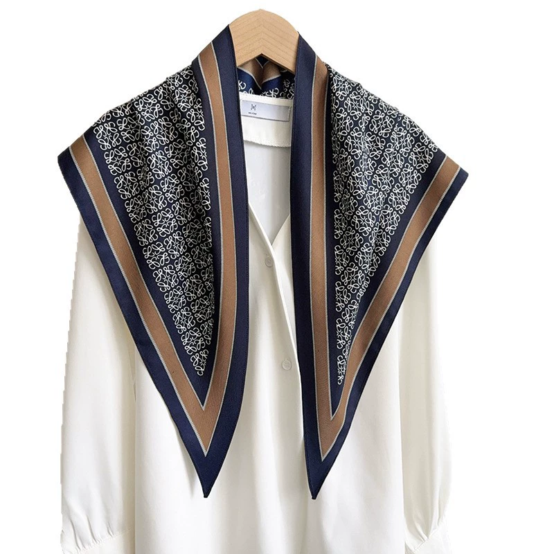 Letter Print Triangle Scarf view 5