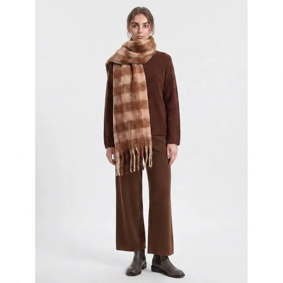 Yarn-Dyed Plaid Scarf